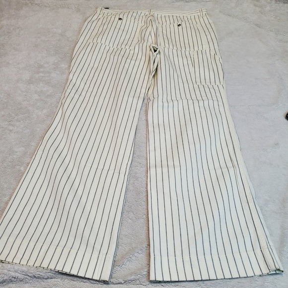 Money - Picture 4 of 10